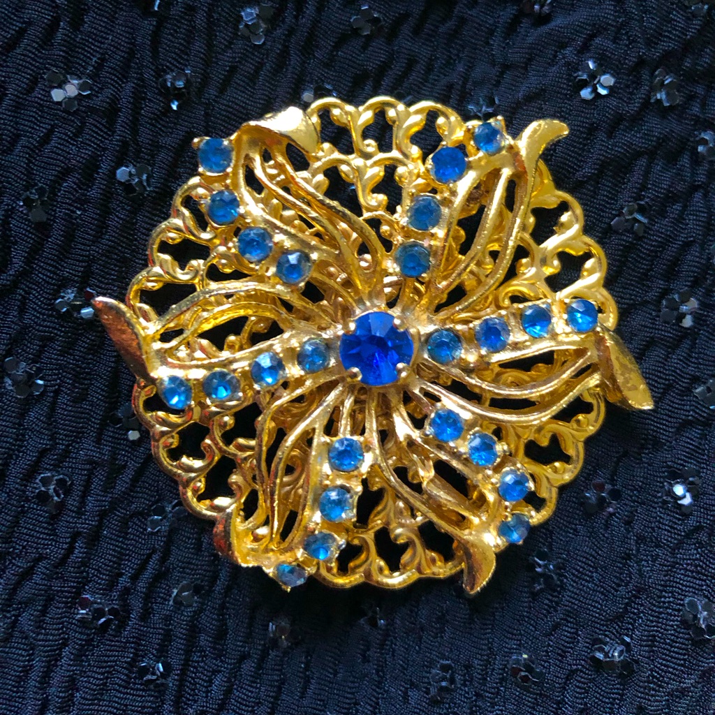 Vintage Royal Blue Shiny Rhinestone Ornate Brooch Gold Tone Filigree Floral